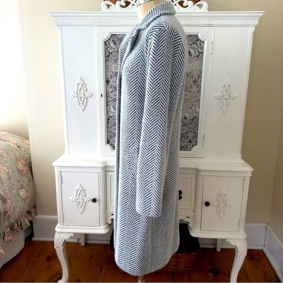 Frank Lyman Montreal Sweater Coat - Picture 9 of 12